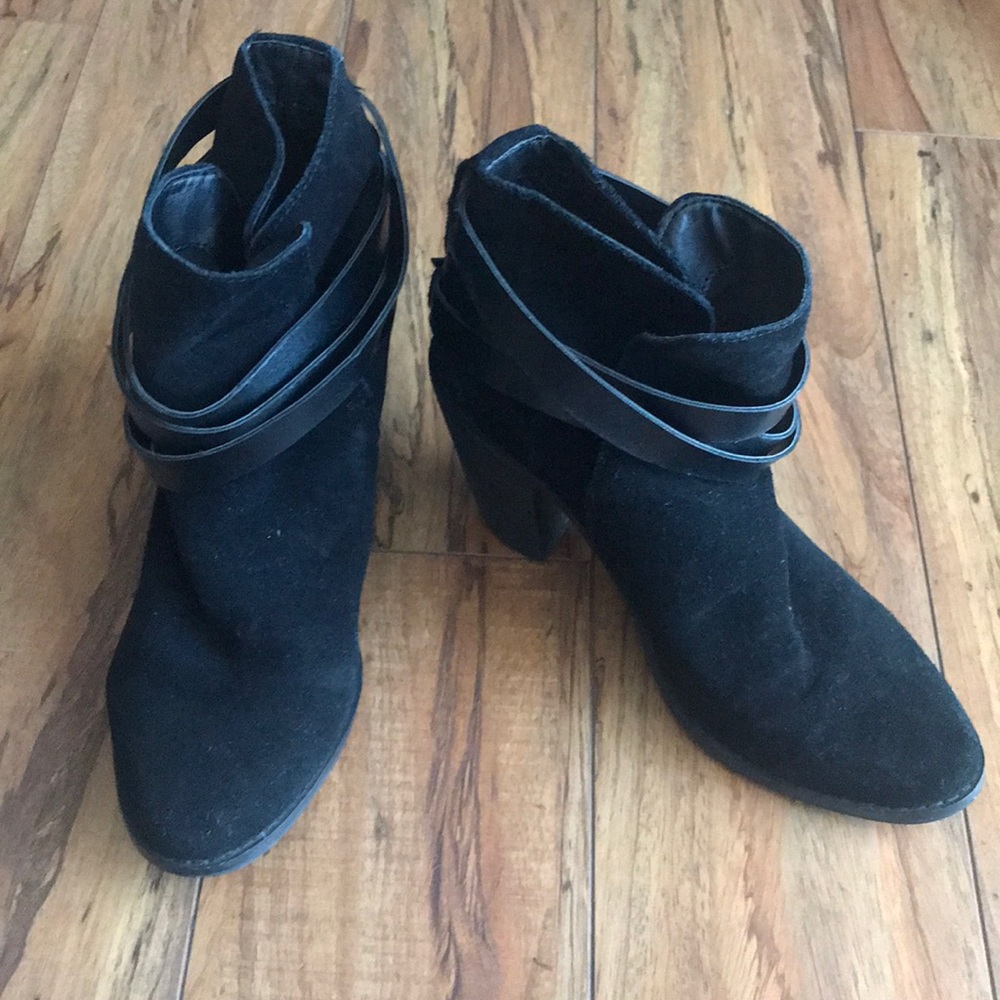 Dolce Vita black booties